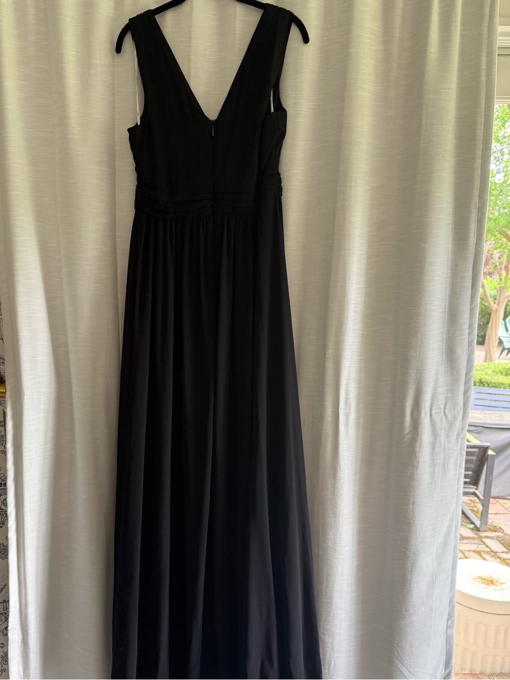 Lulu's Black Sleeveless V-Neck Maxi Dress